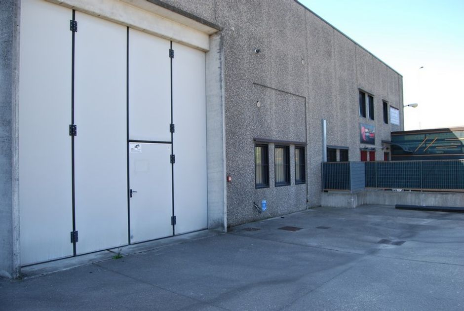 #1726 Porzione di capannone con cortile esclusivo in vendita - foto 7