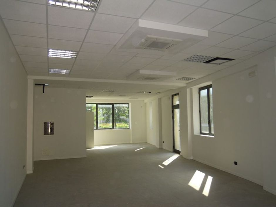 #1737 Negozio in edificio polifunzionale (sub. 6) in vendita - foto 2