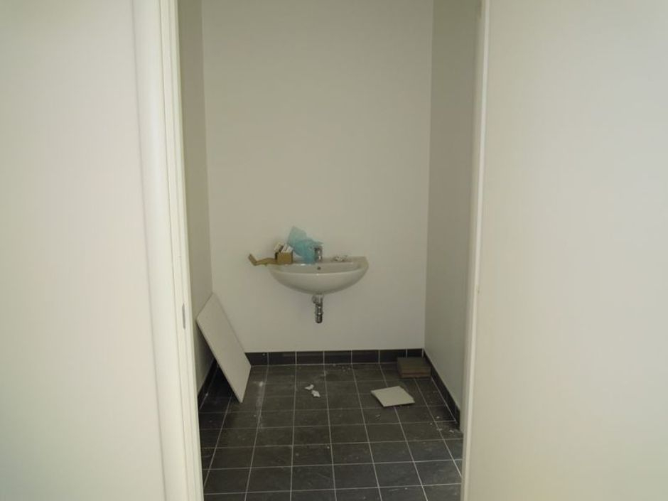 #1737 Negozio in edificio polifunzionale (sub. 6) in vendita - foto 3