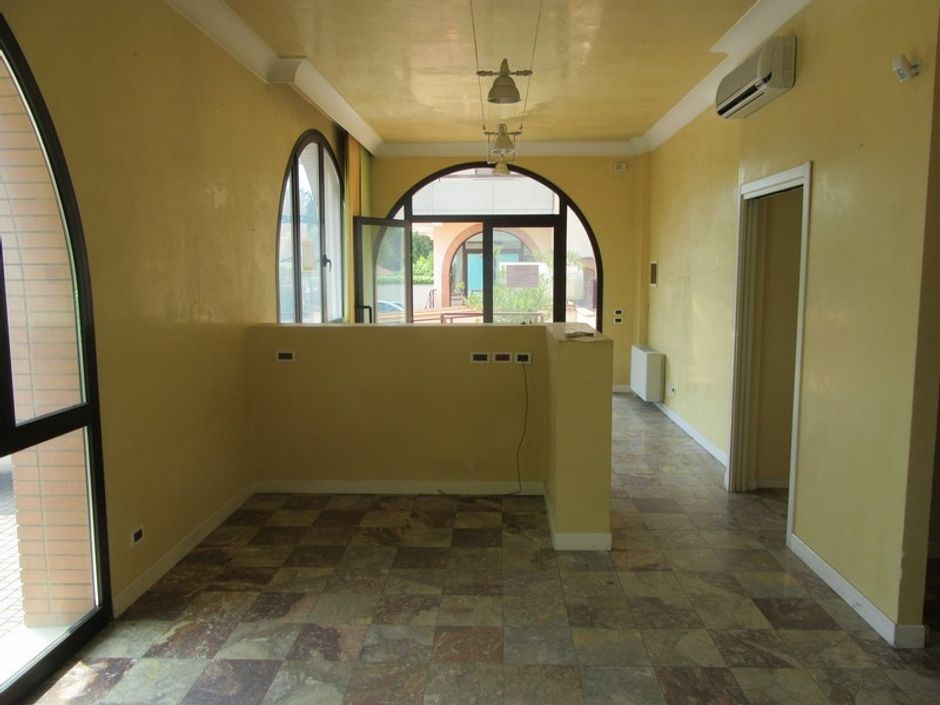 #1771 Negozio in complesso residenziale in vendita - foto 3