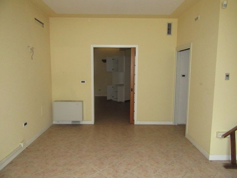 #1771 Negozio in complesso residenziale in vendita - foto 5
