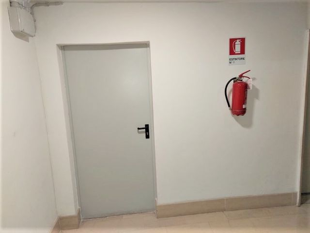 Magazzini in vendita