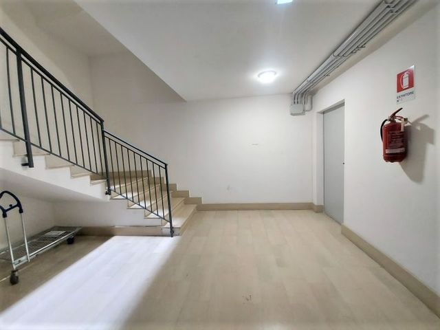 Magazzini in vendita