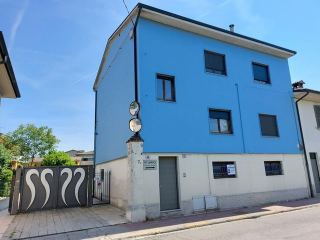 Palazzi in vendita