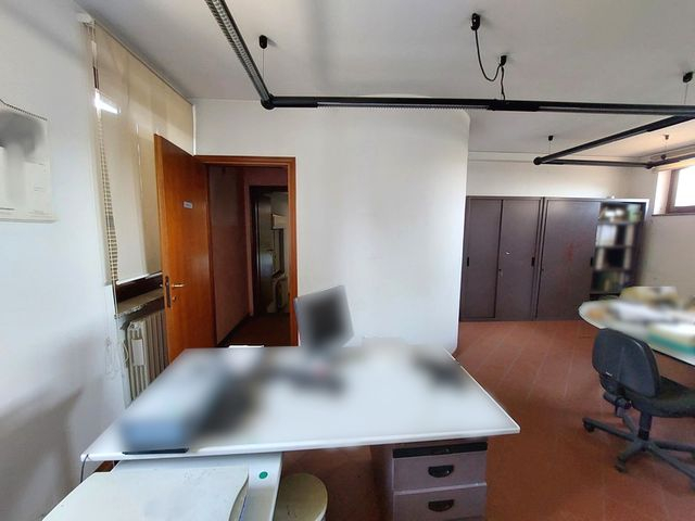 Laboratori in vendita