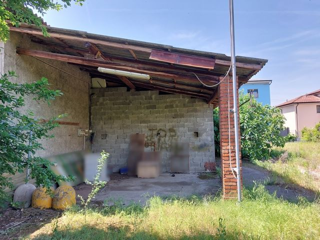 Laboratori in vendita