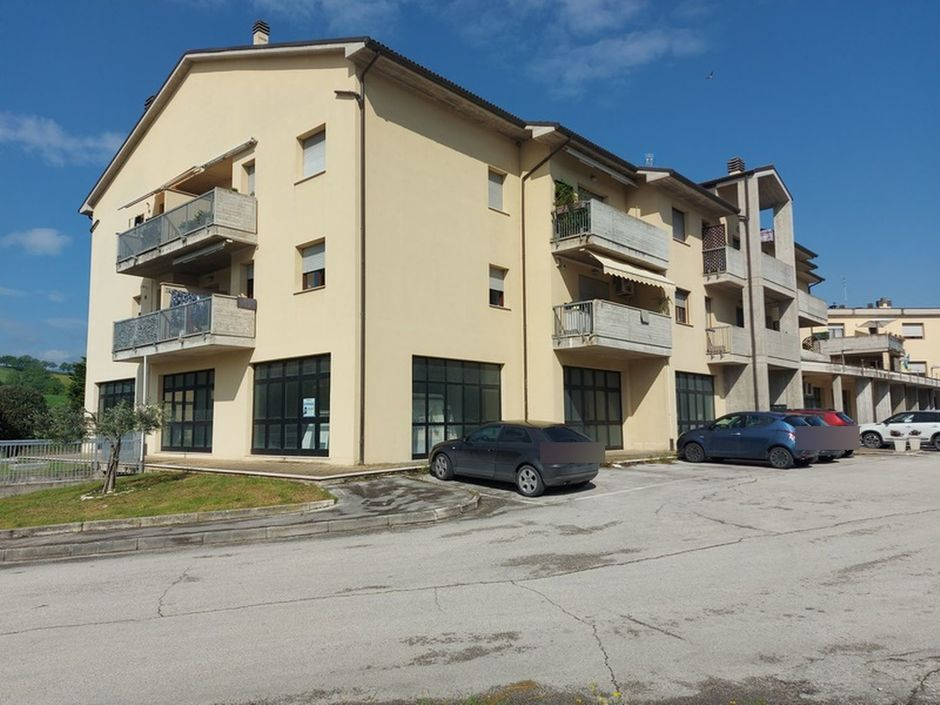 #17901 Magazzino al piano seminterrato in vendita - foto 2