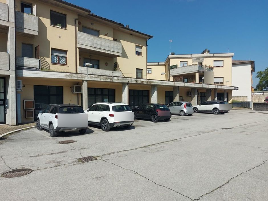 #17901 Magazzino al piano seminterrato in vendita - foto 3