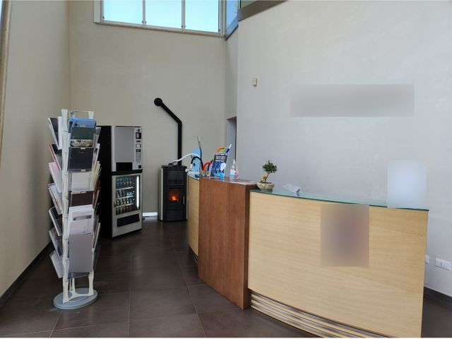 Complessi commerciali in vendita