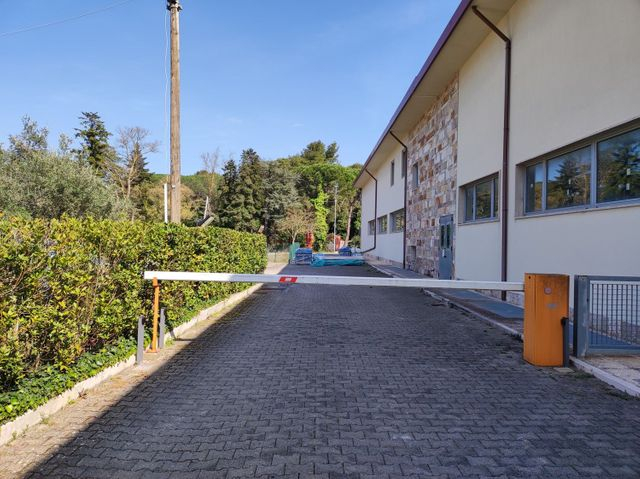 Complessi commerciali in vendita