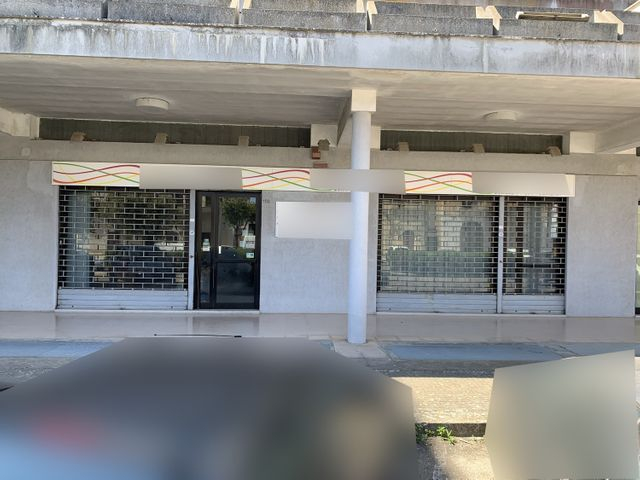 Negozi in vendita