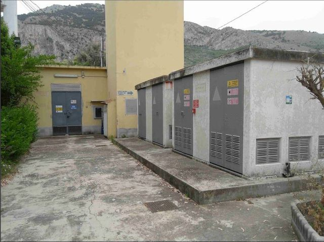 Fabbricati industriali in vendita