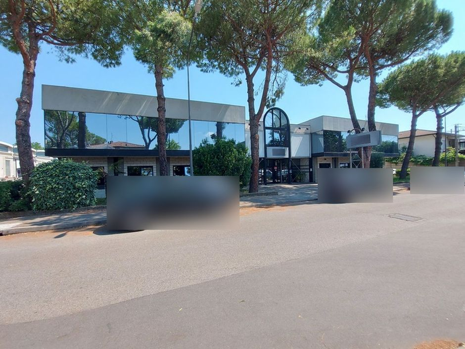 #18258 Capannone commerciale con show room e pertinenza esclusiva in vendita - foto 2