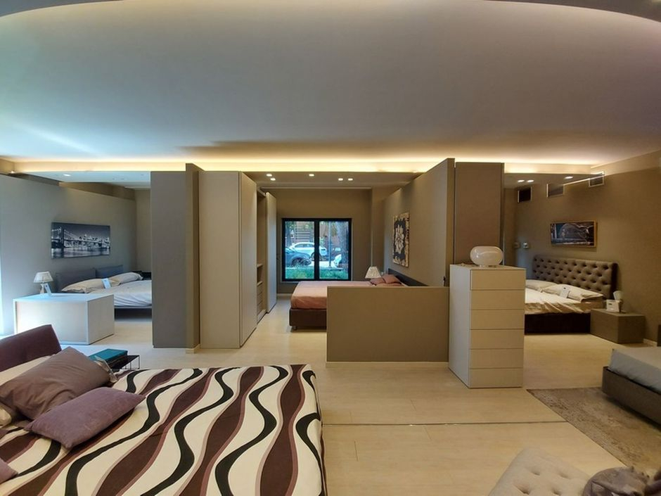 #18258 Capannone commerciale con show room e pertinenza esclusiva in vendita - foto 9