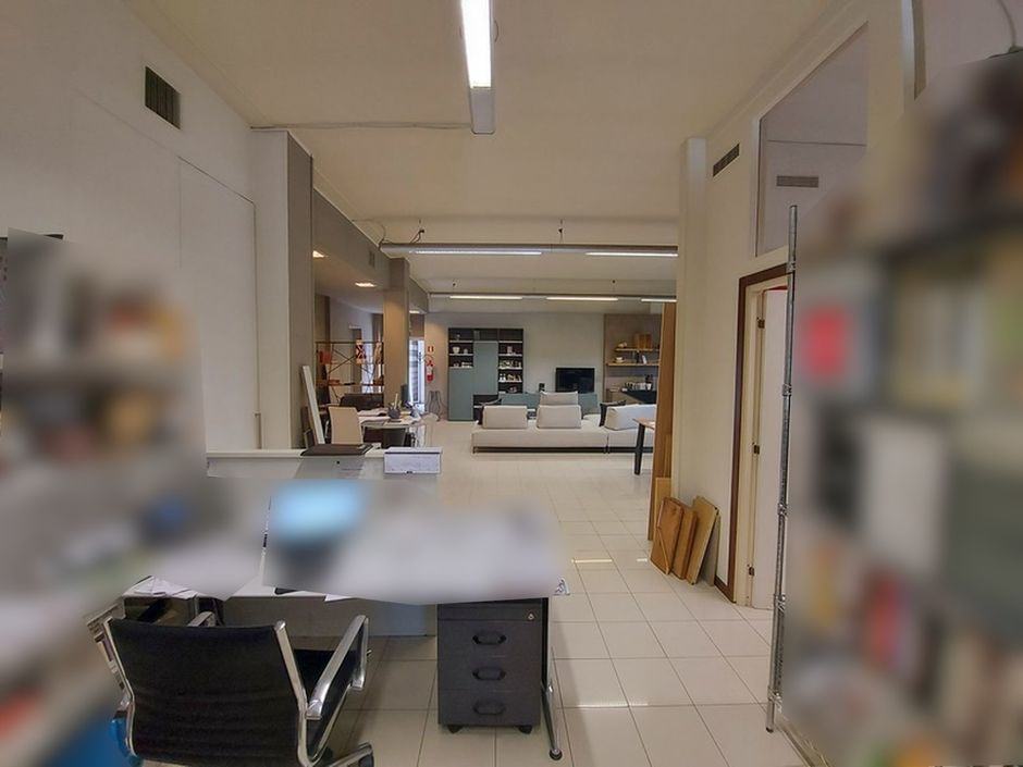 #18258 Capannone commerciale con show room e pertinenza esclusiva in vendita - foto 10