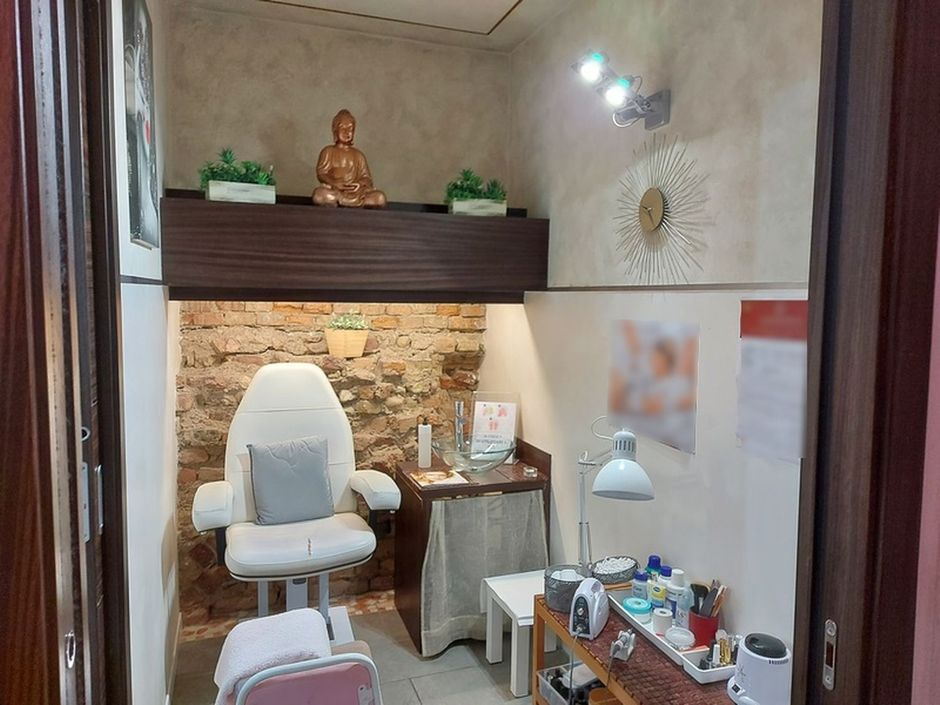 #18276 Locale commerciale al piano terra con posto auto e cantina in vendita - foto 13