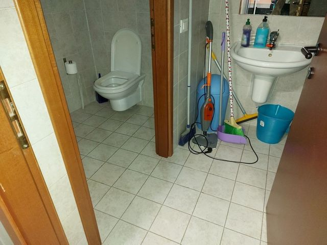 Negozi in vendita