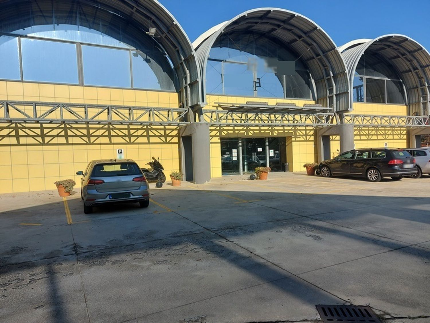 Esercizi commerciali in vendita