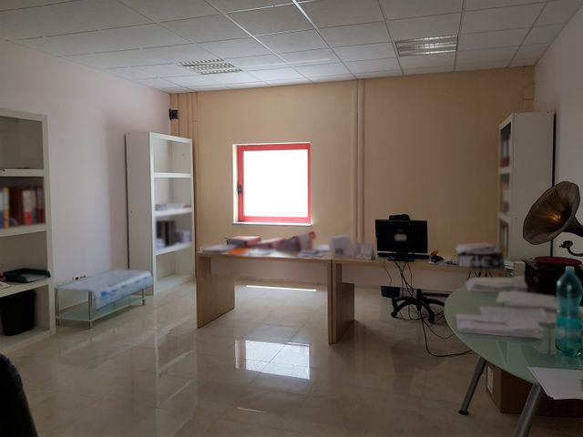 Fabbricati industriali in vendita