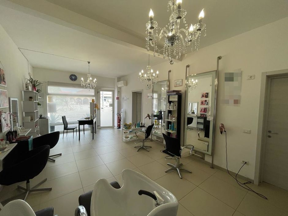 #18327 Locale commerciale al piano terra in vendita - foto 2