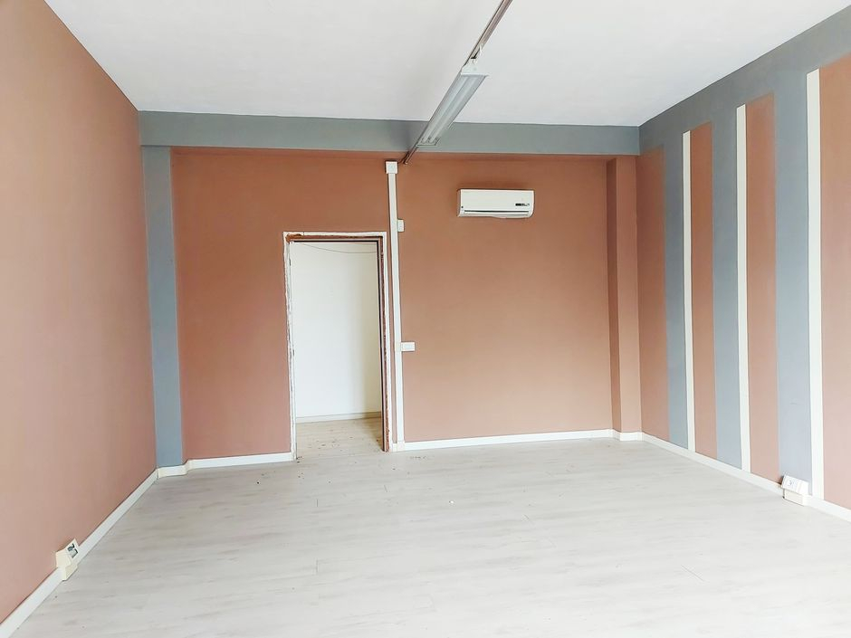 #18475 Capannone direzionale/artigianale con ampia area pertinenziale in vendita - foto 10