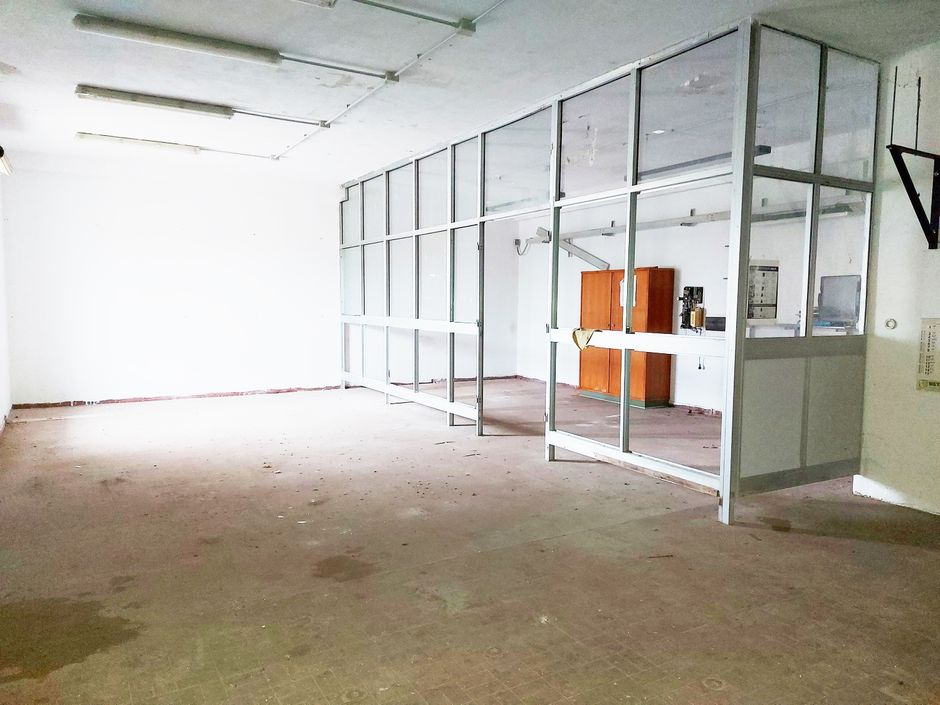#18475 Capannone direzionale/artigianale con ampia area pertinenziale in vendita - foto 11