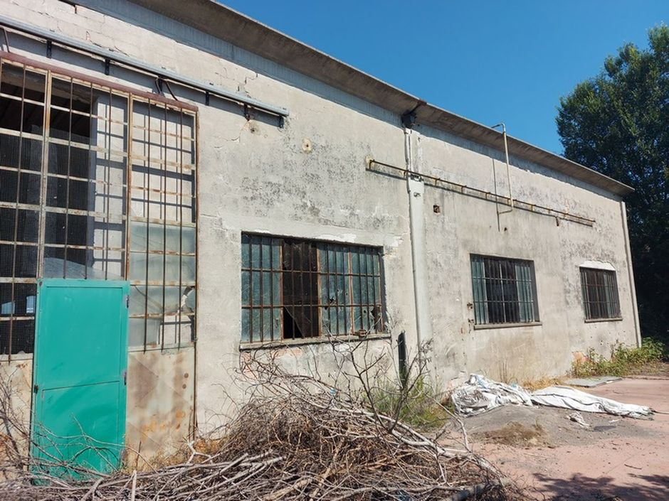 #18490 Capannone artigianale con area esterna in vendita - foto 2