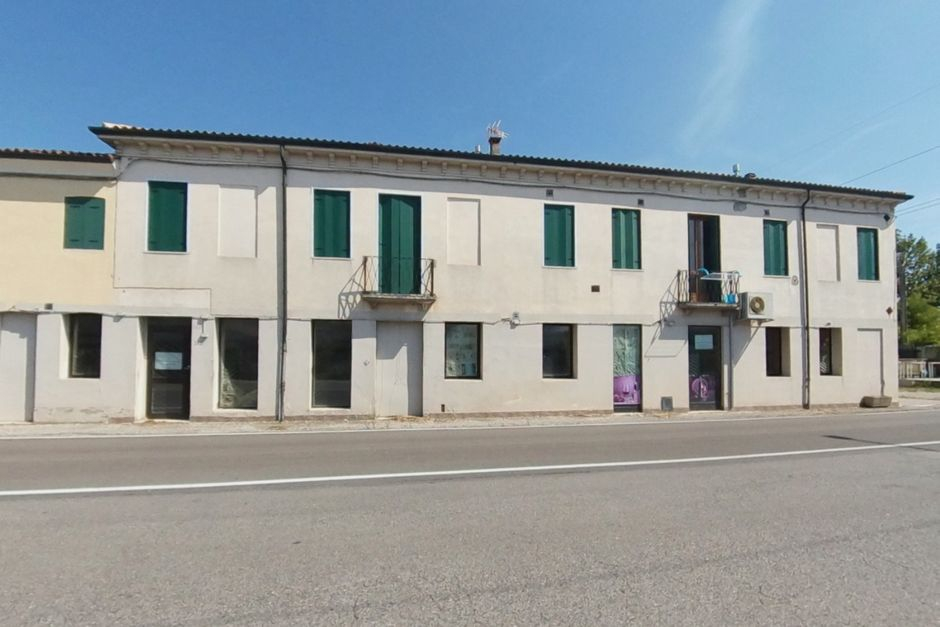 #18656 Locale commerciale per bar con servizi in vendita - foto 2