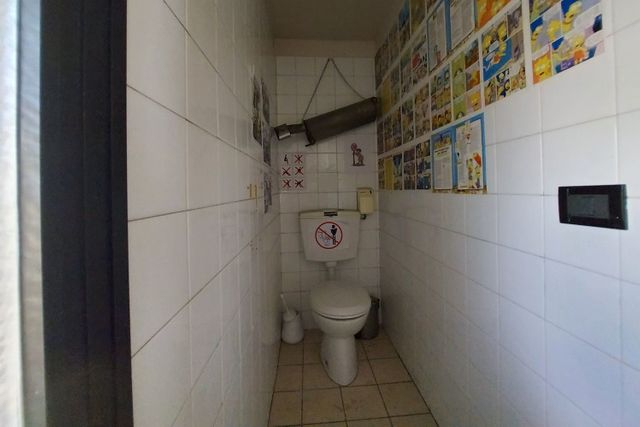 Negozi in vendita