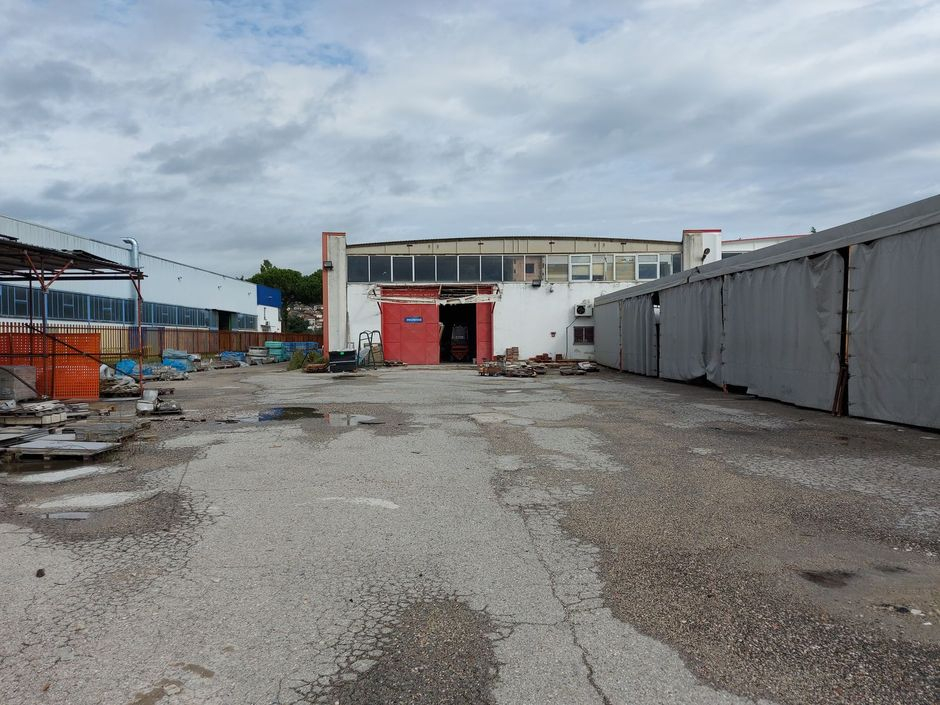 #18950 Capannone con zona espositiva e corte in vendita - foto 5