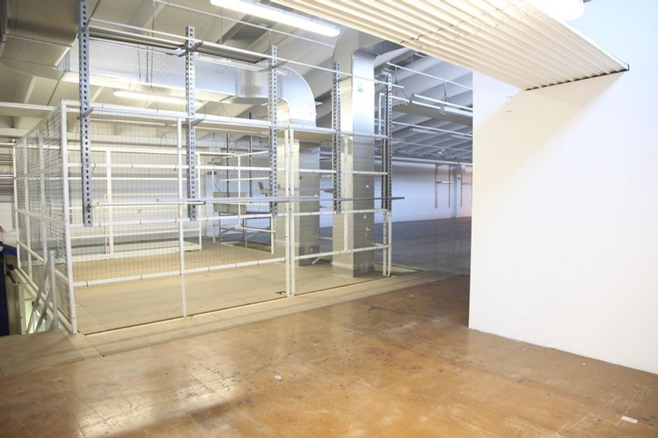 #1926 Magazzino in complesso industriale in vendita - foto 6