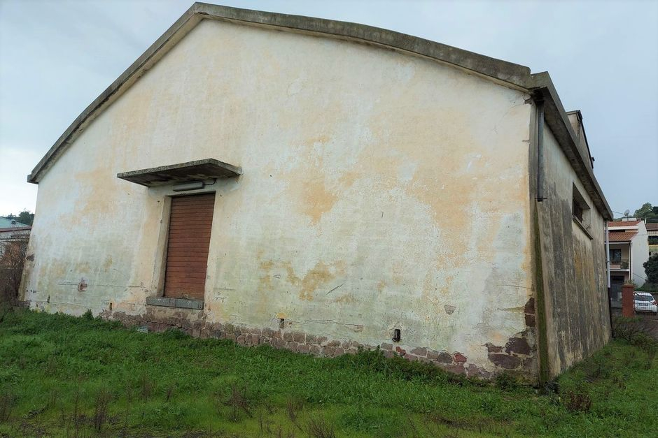 #19452 Complesso artigianale con cortile e pertinenze in vendita - foto 3