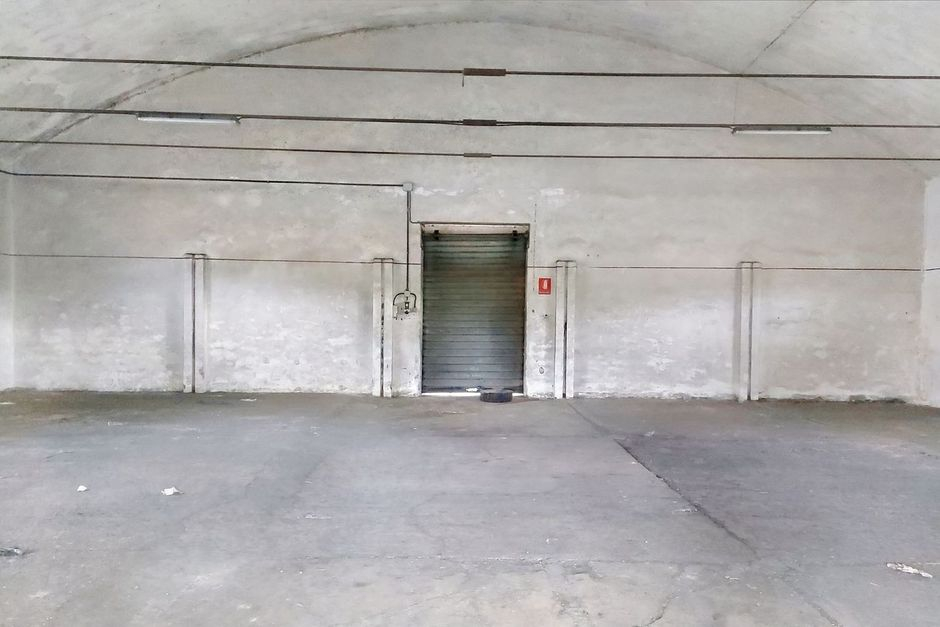 #19452 Complesso artigianale con cortile e pertinenze in vendita - foto 4