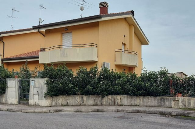 Villette a schiera in vendita