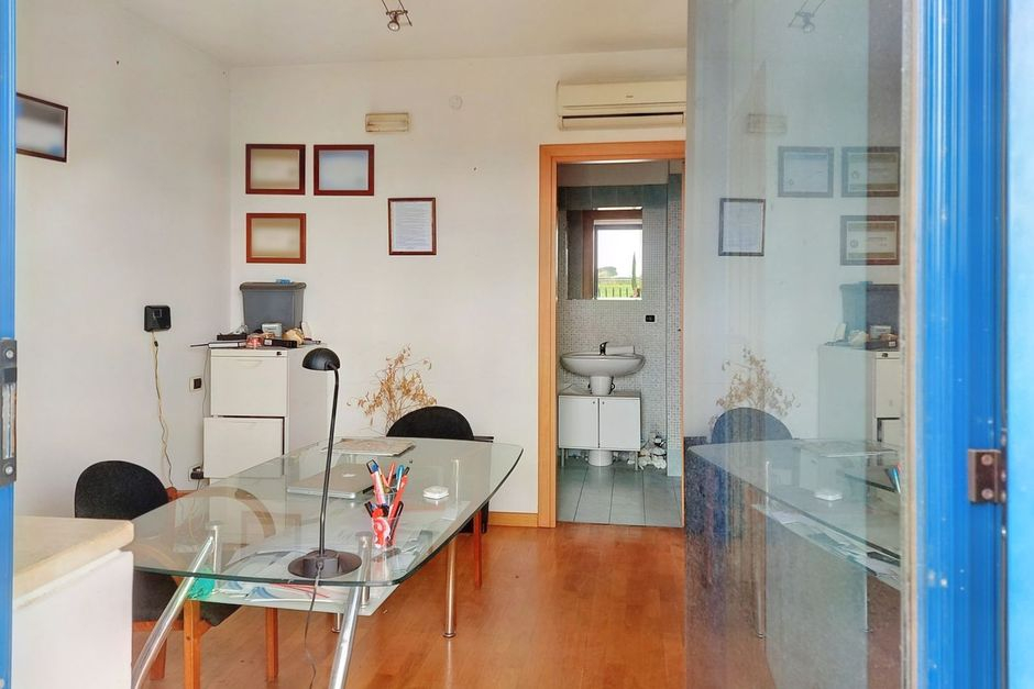 #19538 Proprietà superficiaria di ufficio e posto auto in vendita - foto 4