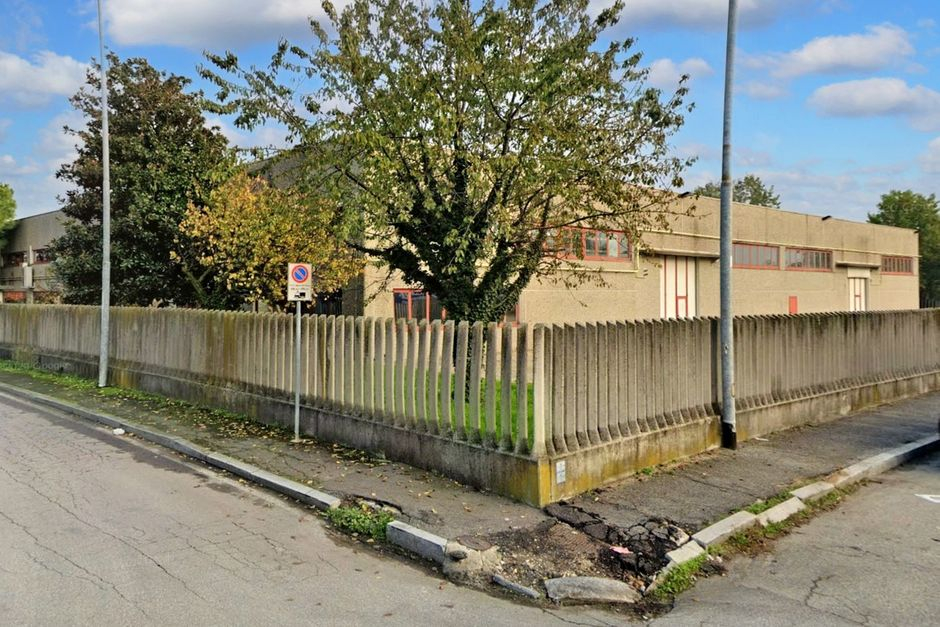 #19613 Porzione di capannone con uffici e cortile in vendita - foto 4