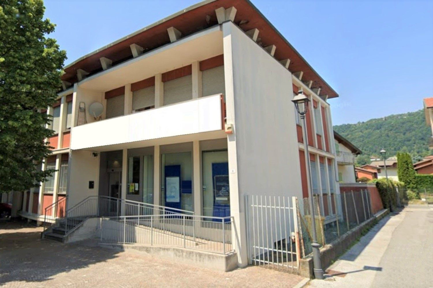 Banche in vendita