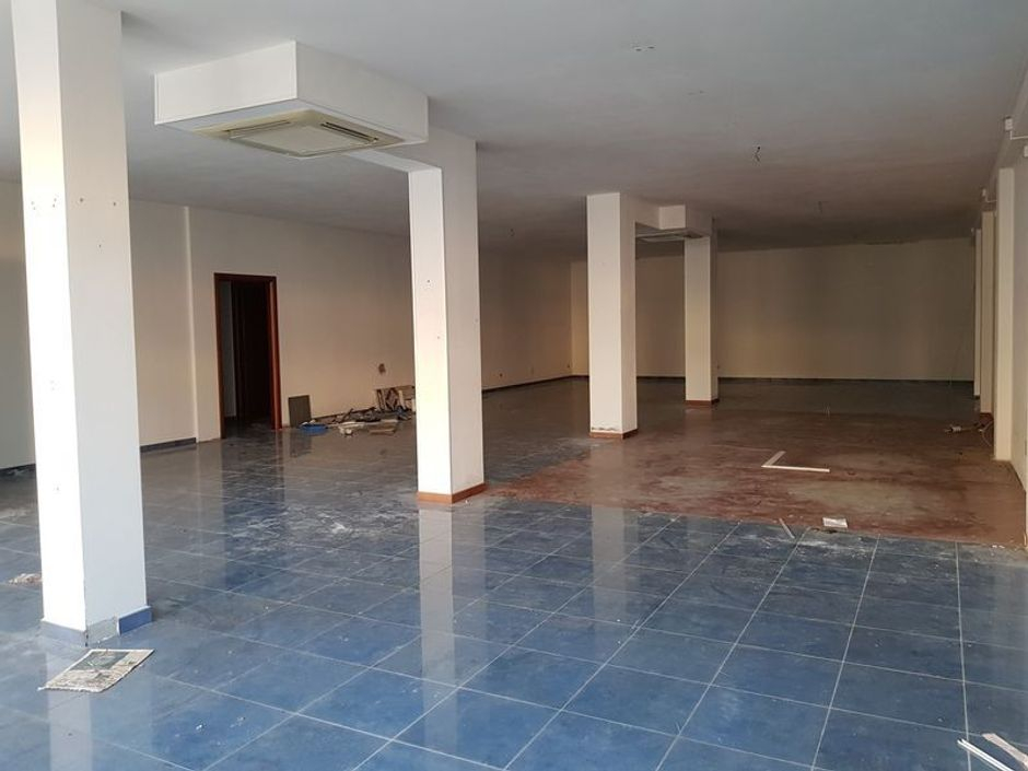#1969 Locale commerciale in edificio residenziale in vendita - foto 3
