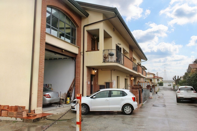 Fabbricati industriali in vendita
