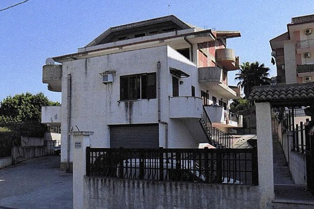 Locali deposito in vendita