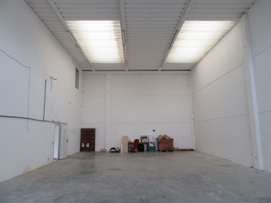 #2138 Magazzino con residenza ed uffici in vendita - foto 3