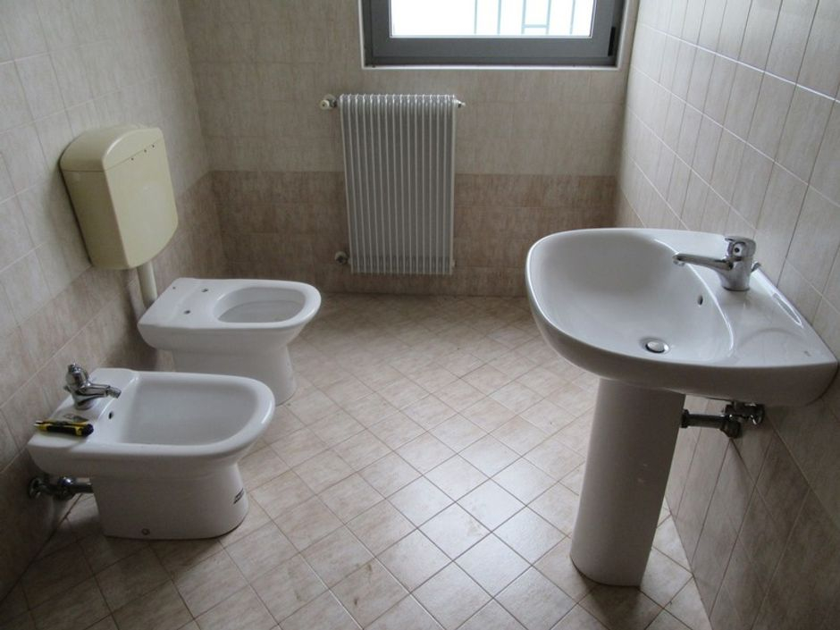 #2138 Magazzino con residenza ed uffici in vendita - foto 10