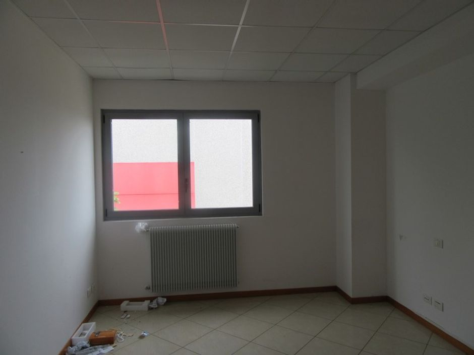 #2139 Magazzino con residenza ed uffici in vendita - foto 11