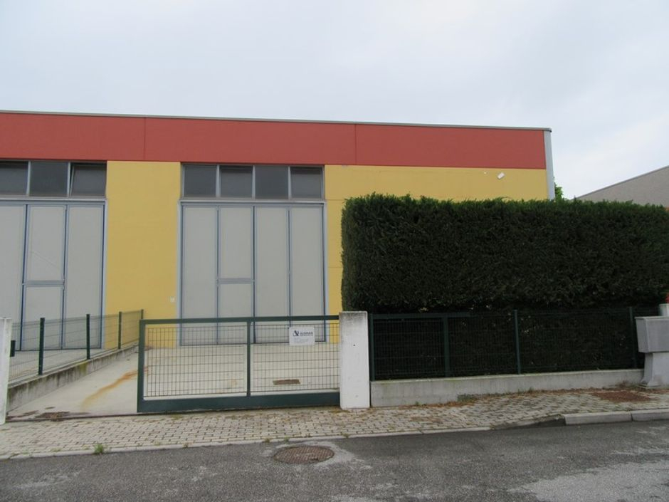 #2139 Magazzino con residenza ed uffici in vendita - foto 12