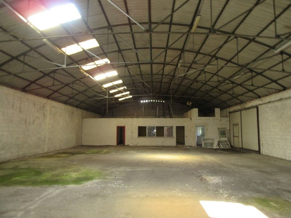 #2149 Capannone industriale con ampia area di pertinenza in vendita - foto 3