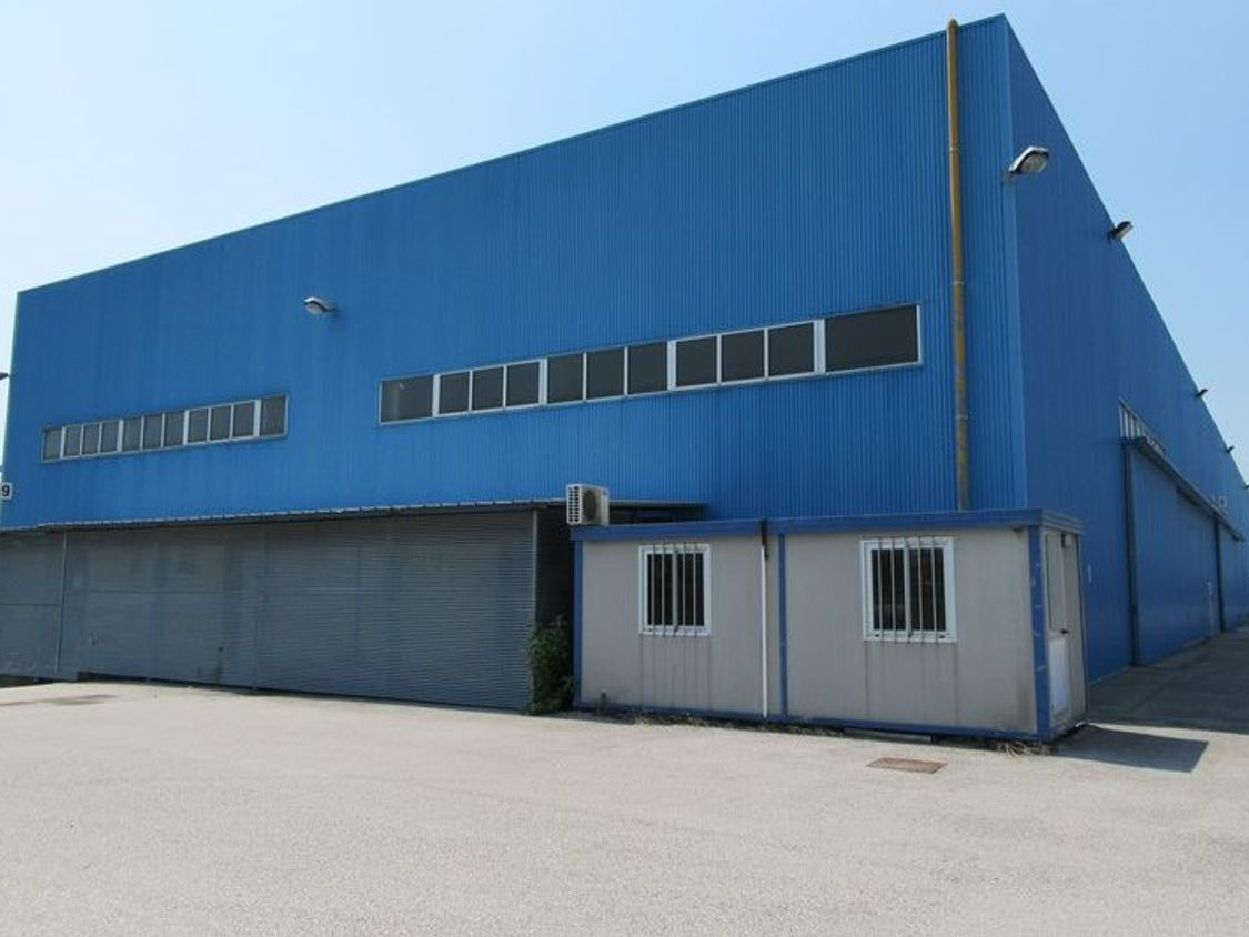 Auction Real Estate Productive 2156 Unicredit Warehouse In Industrial Area Real Estate Discount