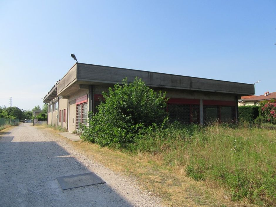 #2157 Capannone produttivo con magazzino e corte in vendita - foto 9