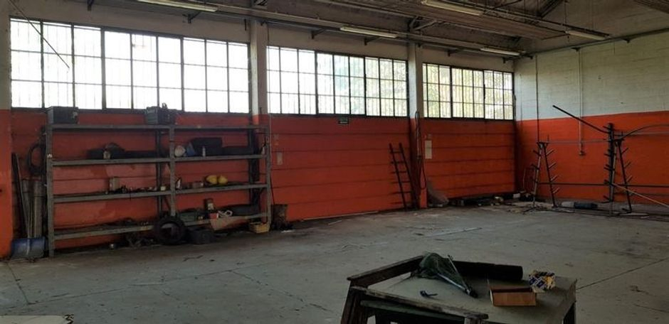 #2245 Capannone industriale con corte in vendita - foto 1