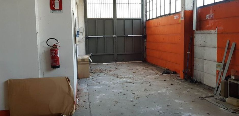 #2245 Capannone industriale con corte in vendita - foto 2