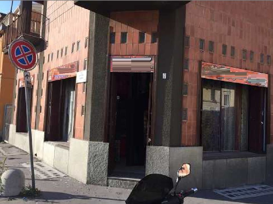 #2263 Locale commerciale con magazzino in vendita - foto 1